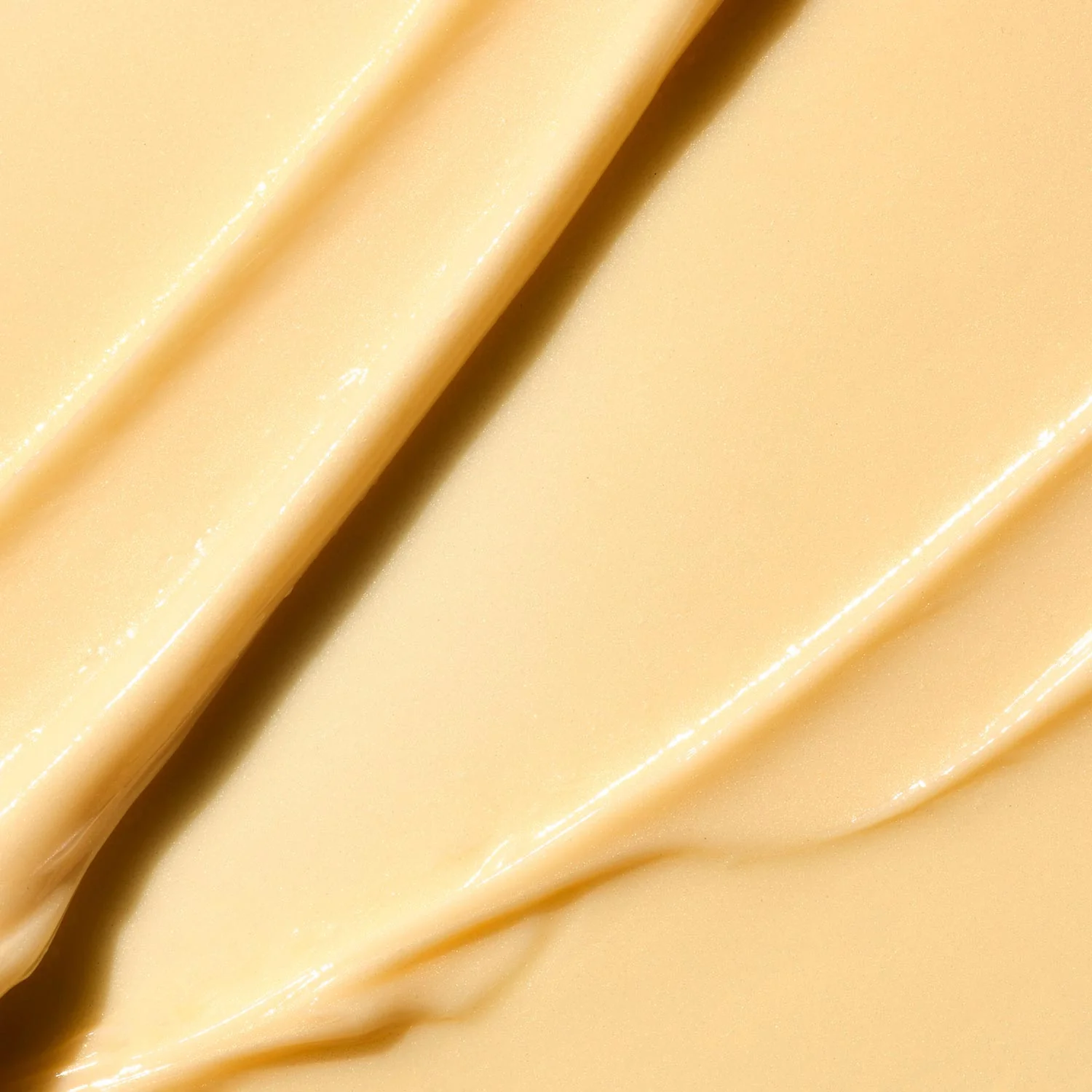 Banana Bright+ Firm and Glow Moisturizer with Vitamin C and Niacinamide - Image 12